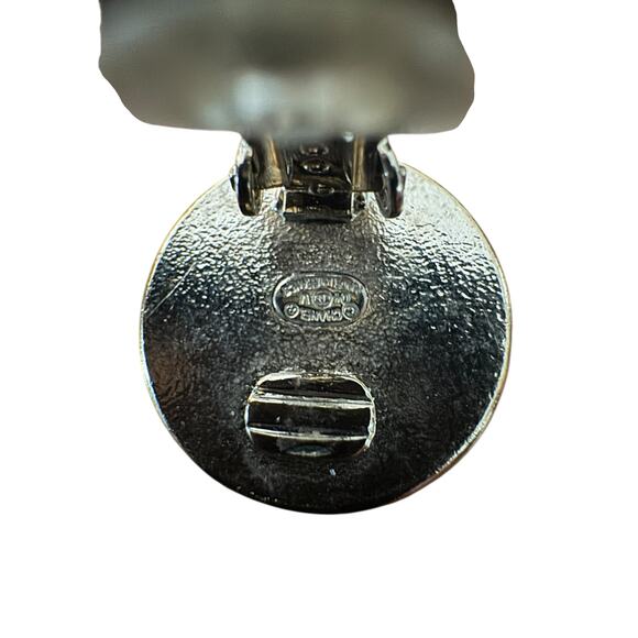 Chanel 04 V Gold-Tone Cream Enamel CC Logo Round Clip-On Earrings Made in France - Picture 5 of 7